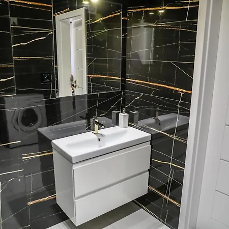 Cracow By Night Apartamento