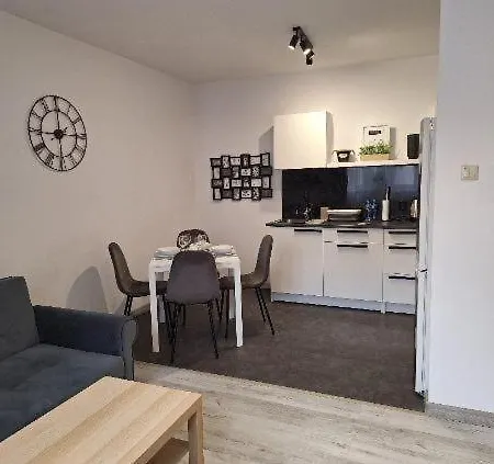 Cracow By Night Apartamento