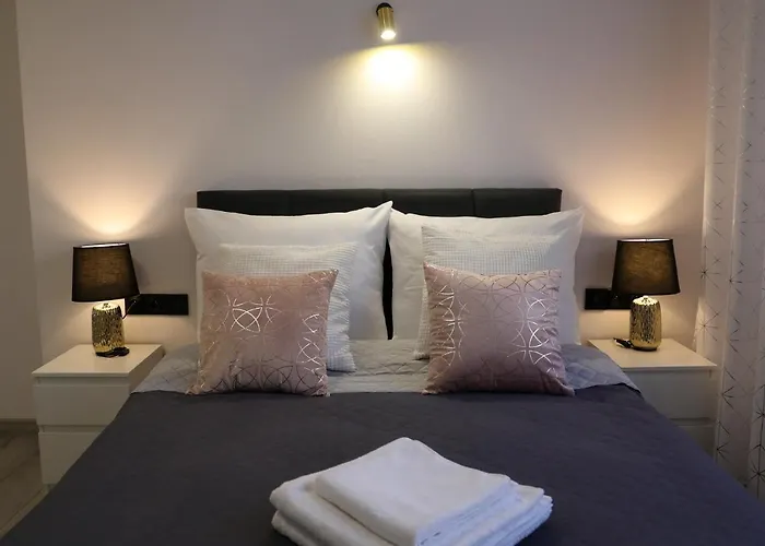 Cracow By Night Apartament *